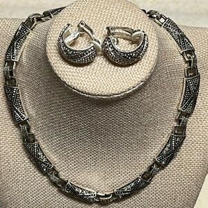 Silver tone Rhinestone Necklace and Clip-On Earrings Set -vintage